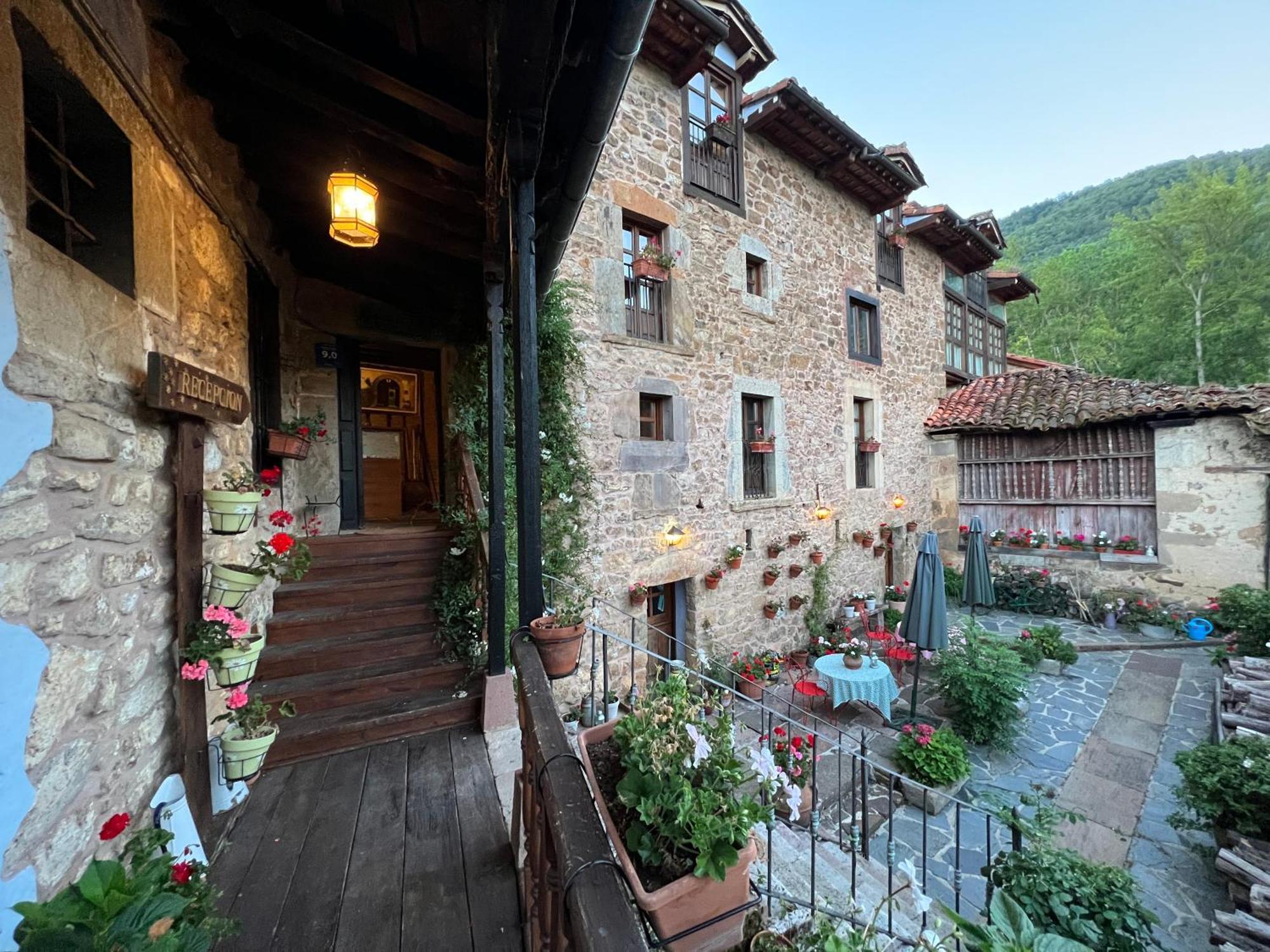 Posada La Trebede Перросо Экстерьер фото