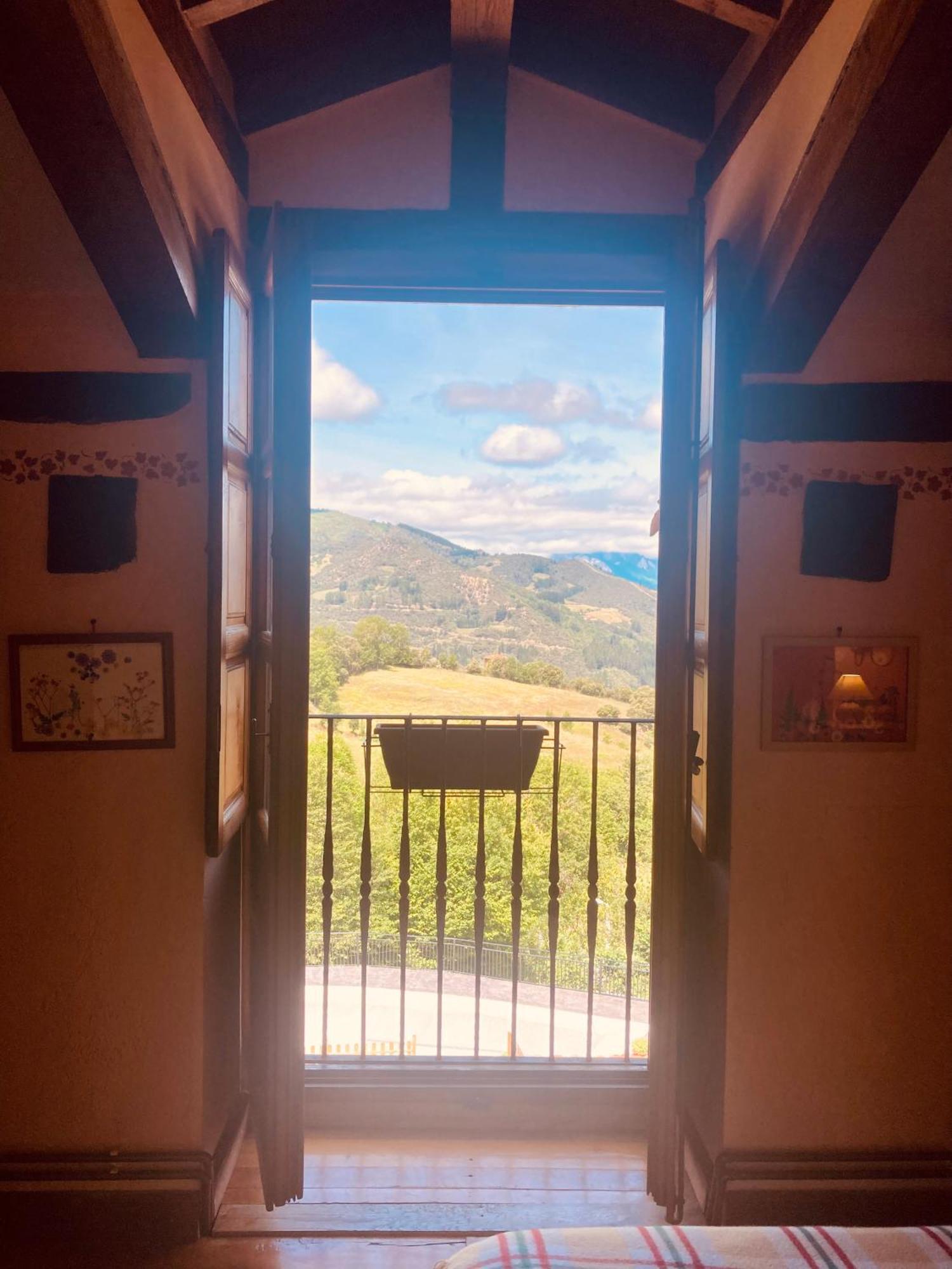 Posada La Trebede Перросо Экстерьер фото
